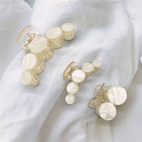 2021 new korean elegant female hair accessories temperament women's simple imitation shell round catch clip headdress, Slivery;white
2021 new korean elegant female hair accessories temperament women's simple imitation shell round catch clip headdress, Slivery;white