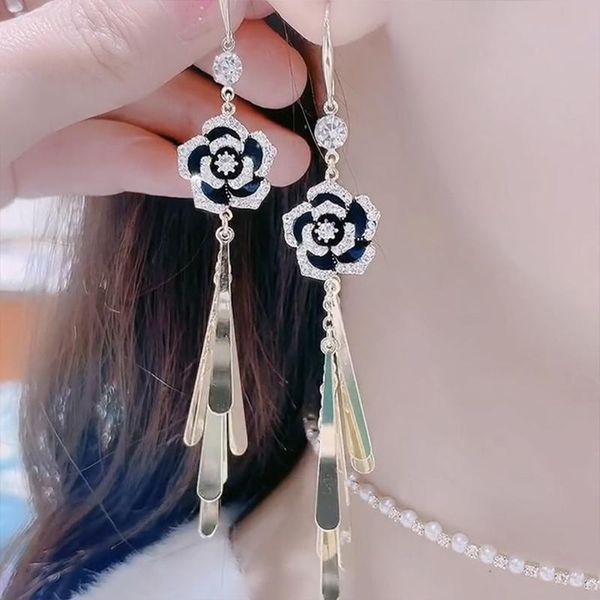 dangle & chandelier black rose flower elegant ladies earrings metal tassel retro pendant personality korean trend wedding jewelry, Silver
dangle & chandelier black rose flower elegant ladies earrings metal tassel retro pendant personality korean trend wedding jewelry, Silver