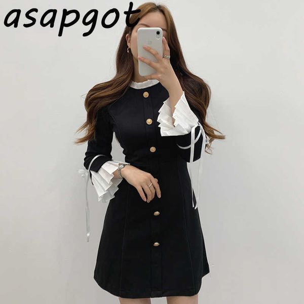 temperament chic korea slim a-line pleated flared sleeve dress women stand collar single breasted black patchwork vestidos mujer 210610, Black;gray
temperament chic korea slim a-line pleated flared sleeve dress women stand collar single breasted black patchwork vestidos mujer 210610, Black;gray