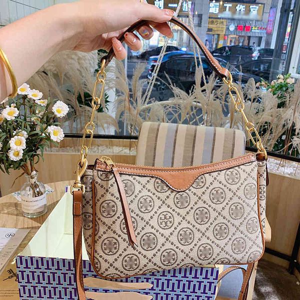 2021 new small square monograw old flower embroidery crescent tb mahjong single shoulder messenger underarm women's bag
2021 new small square monograw old flower embroidery crescent tb mahjong single shoulder messenger underarm women's bag