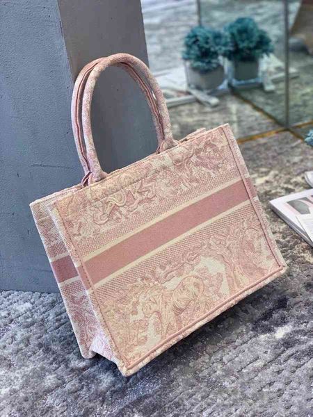 handbag branded crossbody mini luxurys bags designer tote bag shoulder_bag luxury classic embroidered pattern lady fashionable and beautifu
handbag branded crossbody mini luxurys bags designer tote bag shoulder_bag luxury classic embroidered pattern lady fashionable and beautifu