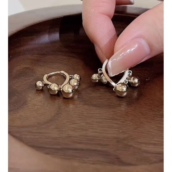 in 2021, the new tide grape earrings are popular in tik tok, and the earrings are fashionable and versatile., Golden;silver
in 2021, the new tide grape earrings are popular in tik tok, and the earrings are fashionable and versatile., Golden;silver