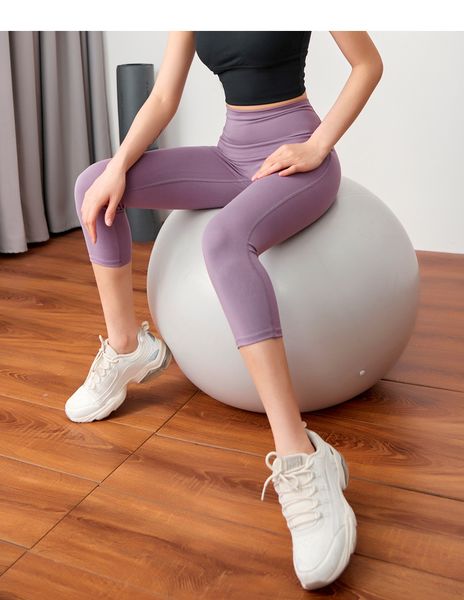 woman seamless gym leggings yoga pants gym leggings sport pants workout leggings fitness high waist capris 3/4 pants sportswear, White;red
woman seamless gym leggings yoga pants gym leggings sport pants workout leggings fitness high waist capris 3/4 pants sportswear, White;red