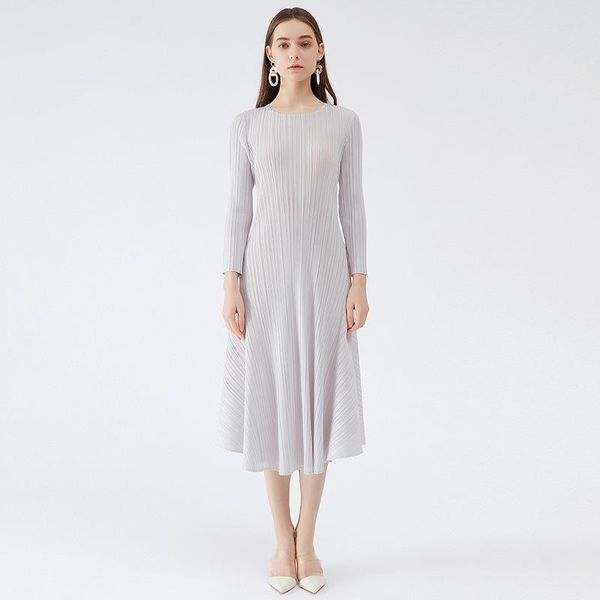 casual dresses 2021 spring women's korean solid round neck dress french temperament slim pleated, Black;gray
casual dresses 2021 spring women's korean solid round neck dress french temperament slim pleated, Black;gray