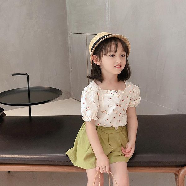 new girls floral shirt wear baby net red short-sleeved children's summer cotton fashionable shirt, White;black
new girls floral shirt wear baby net red short-sleeved children's summer cotton fashionable shirt, White;black