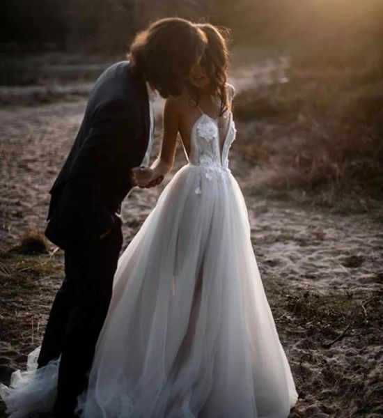 beach 2021 new boho vestido de noiva bohemian lace flowers bridal backless spaghetti straps v neck wedding gowns cfzx, White 
beach 2021 new boho vestido de noiva bohemian lace flowers bridal backless spaghetti straps v neck wedding gowns cfzx, White