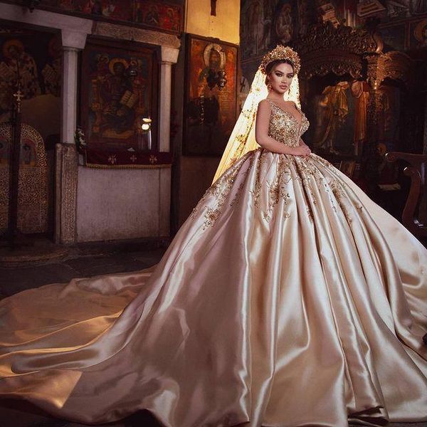 2021 vintage luxury dubai quinceanera dresses ball gown v neck keyhole bling crystal beading satin sweet 16 plus size party prom evening gow, Blue;red
2021 vintage luxury dubai quinceanera dresses ball gown v neck keyhole bling crystal beading satin sweet 16 plus size party prom evening gow, Blue;red