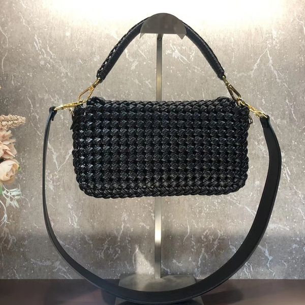 women cross body bags purses handbags shoulder bag fashion crochet color matching woven handbag detachable shoulder strap
women cross body bags purses handbags shoulder bag fashion crochet color matching woven handbag detachable shoulder strap