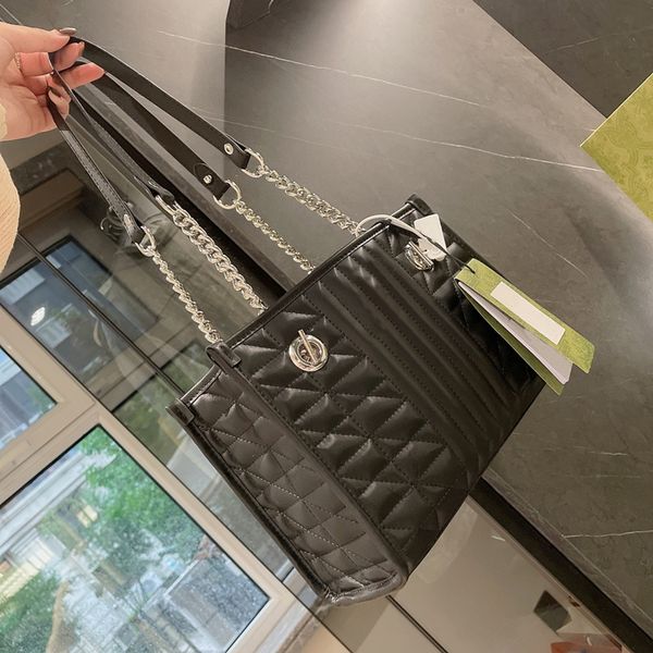shoulder bags designer crossbody luxury bag high-quality genuine leather classic fashion brand silver chain three styles luxurious bags
shoulder bags designer crossbody luxury bag high-quality genuine leather classic fashion brand silver chain three styles luxurious bags