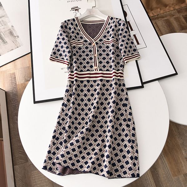 casual dresses 2021 summer korean elegant vintage plaid knit sweater women v-neck button slim party vestidos tni6, Black;gray
casual dresses 2021 summer korean elegant vintage plaid knit sweater women v-neck button slim party vestidos tni6, Black;gray