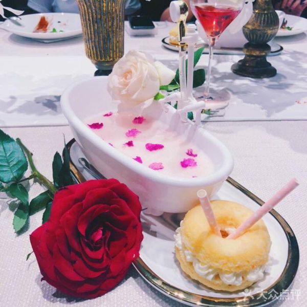 creative electric water spray mini bathtub shower diy cocktail glass bar special drinks milk container bubble bath wine cup
creative electric water spray mini bathtub shower diy cocktail glass bar special drinks milk container bubble bath wine cup