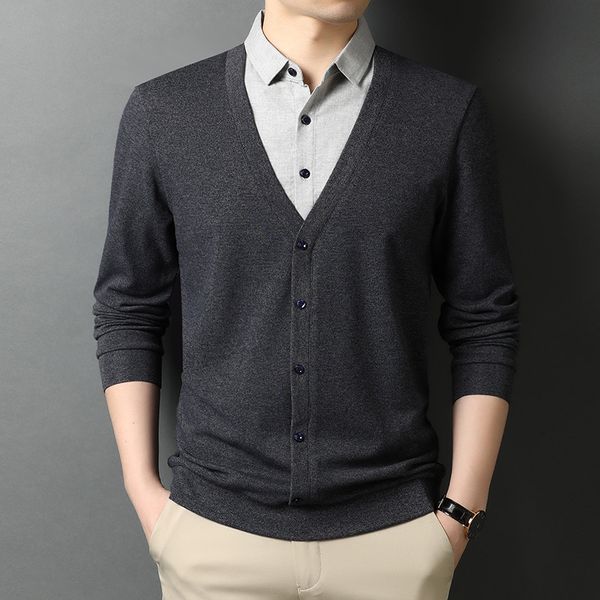 2021 spring and autumn middle-aged men's long sleeve solid color lapel casual pullover t-shirt fake two-piece top, Black
2021 spring and autumn middle-aged men's long sleeve solid color lapel casual pullover t-shirt fake two-piece top, Black