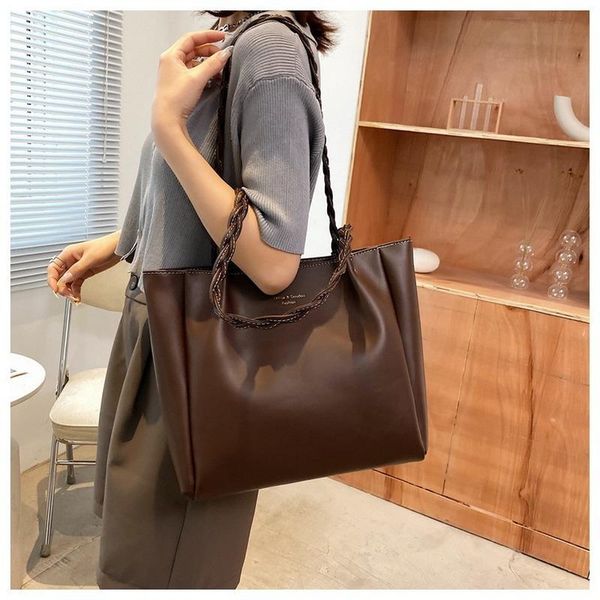 cross body high-quality pu large-capacity bag female 2021summer fashion all-match college student shoulder simple portable tote
cross body high-quality pu large-capacity bag female 2021summer fashion all-match college student shoulder simple portable tote