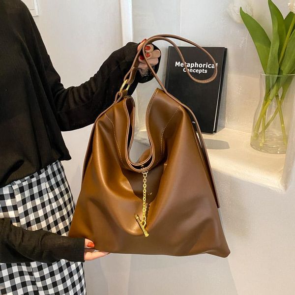 evening bags trendy wide shoulder strap bucket bag ladies large capacity 2021 fall simple pure color female black main
evening bags trendy wide shoulder strap bucket bag ladies large capacity 2021 fall simple pure color female black main
