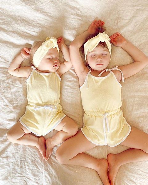 baby playsuit+bow headband 2 pcs suit sleeveless design adjustable shoulder strap elastic waist drawstring solid color clothing, Blue
baby playsuit+bow headband 2 pcs suit sleeveless design adjustable shoulder strap elastic waist drawstring solid color clothing, Blue