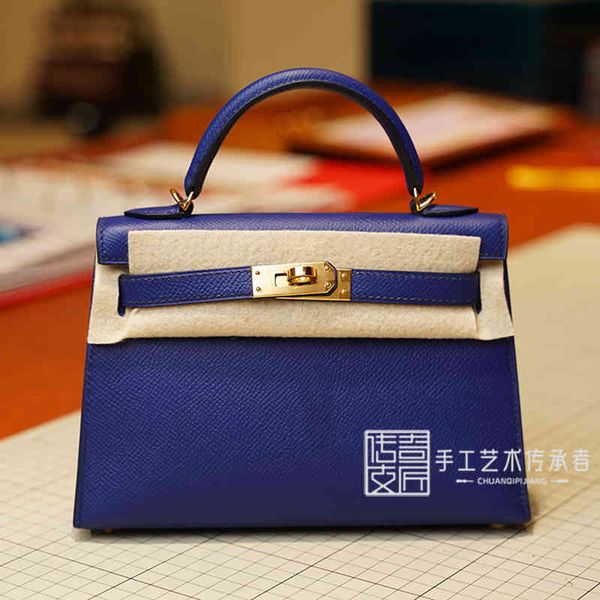 designer handbags 2021 bag mini kellys 2nd generation epsom leather electro-optic blue 19cm silver button single shoulder messenger bag bb
designer handbags 2021 bag mini kellys 2nd generation epsom leather electro-optic blue 19cm silver button single shoulder messenger bag bb