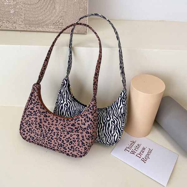 evening bags exquisite animal pattern printing shopping bag leisure ladies canvas half moon handbags
evening bags exquisite animal pattern printing shopping bag leisure ladies canvas half moon handbags