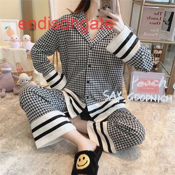 factory3p9uwinter autumn qianniaoge and pajamas cotton women's spring long sleeve thin loose korean simple suit, Black;white
factory3p9uwinter autumn qianniaoge and pajamas cotton women's spring long sleeve thin loose korean simple suit, Black;white