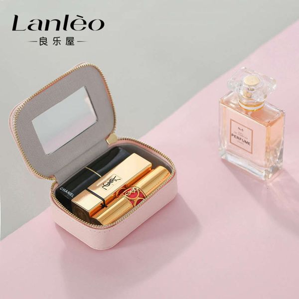net red mouth red storage box small single portable make-up bag female small carry on make-up belt mirror put lip glaze jewelry
net red mouth red storage box small single portable make-up bag female small carry on make-up belt mirror put lip glaze jewelry