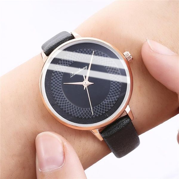 wristwatches 2021 korean version fashion small fresh student belt watch personality round relief quartz, Slivery;brown
wristwatches 2021 korean version fashion small fresh student belt watch personality round relief quartz, Slivery;brown