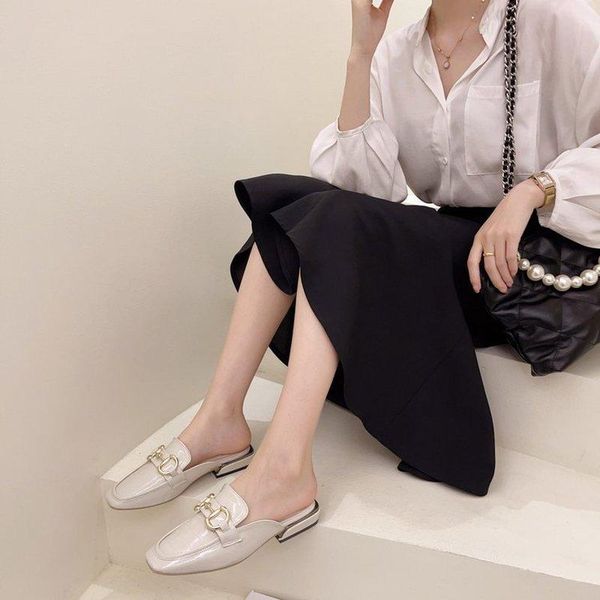 slippers baotou women's 2021 fashion simple vamp buckle decoration trend elegant all-match outer wear, Black
slippers baotou women's 2021 fashion simple vamp buckle decoration trend elegant all-match outer wear, Black