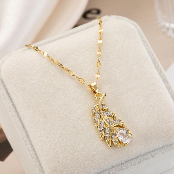 chokers 2021 luxury full crystal gold color leaf pendant women clavicle necklaces female no fade stainless steel necklace, Golden;silver
chokers 2021 luxury full crystal gold color leaf pendant women clavicle necklaces female no fade stainless steel necklace, Golden;silver