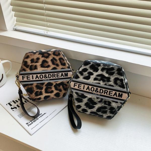 evening bags fashion rhombus women's autumn all- personality leopard texture chain shoulder messenger mag
evening bags fashion rhombus women's autumn all- personality leopard texture chain shoulder messenger mag