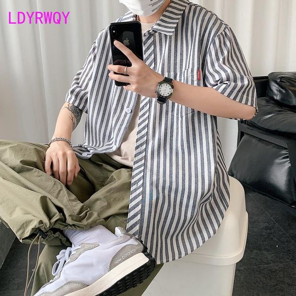 men's casual shirts ldyrwqy 2021 fashion korean style summer five-point sleeve striped lapel single-breasted shirt, White;black
men's casual shirts ldyrwqy 2021 fashion korean style summer five-point sleeve striped lapel single-breasted shirt, White;black