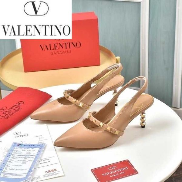 mules sneakers designer pumps luxury shoes slippers brand slides women loafers ballerinas high dress heels sandals noo4, Black;white
mules sneakers designer pumps luxury shoes slippers brand slides women loafers ballerinas high dress heels sandals noo4, Black;white