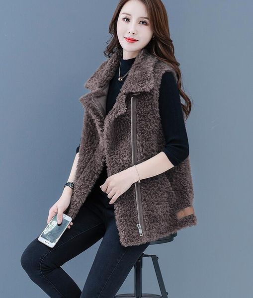 hairy vests haining fur-sheep shearing jacket women's short vest autumn and winter fur lamb fur- coat trend, Black;white
hairy vests haining fur-sheep shearing jacket women's short vest autumn and winter fur lamb fur- coat trend, Black;white