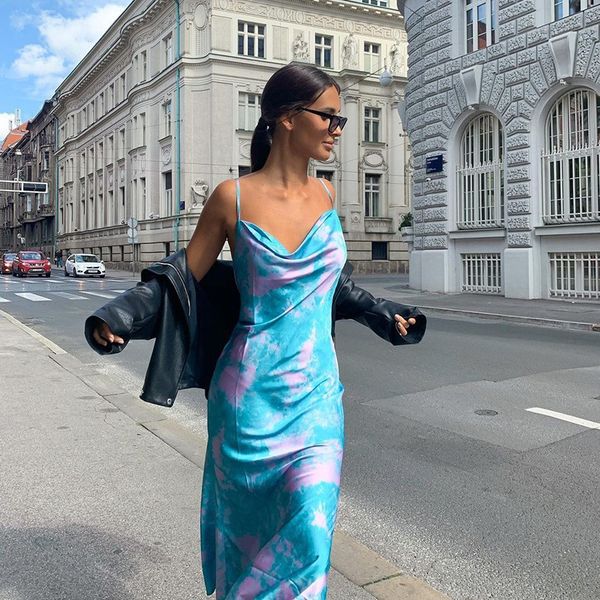 2021 new european american autumn and female winter printed pile collar sling fishtail dress wtlr, Black;gray
2021 new european american autumn and female winter printed pile collar sling fishtail dress wtlr, Black;gray