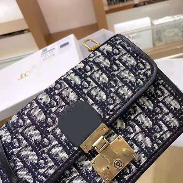 handbag christian 2021 new women's old flower single shoulder bag messenger fashion trend postman designers hileng
handbag christian 2021 new women's old flower single shoulder bag messenger fashion trend postman designers hileng