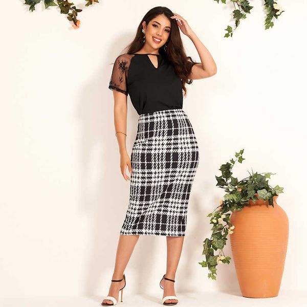 casual dresses 2021 summer women's suit black lace stitching short sleeve t-shirt white lattice wrap hip slim high-waisted skirt 2, Black;gray
casual dresses 2021 summer women's suit black lace stitching short sleeve t-shirt white lattice wrap hip slim high-waisted skirt 2, Black;gray