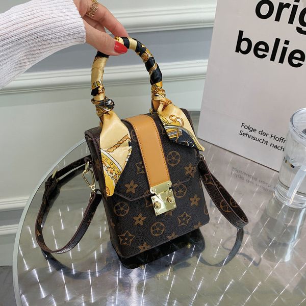 daily bag 2023 summer new fashion cell phone bag womens korean-style shoulder messenger ins handbag internet celebrity same style women bag
daily bag 2023 summer new fashion cell phone bag womens korean-style shoulder messenger ins handbag internet celebrity same style women bag