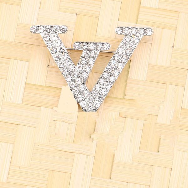 high grade v fashion versatile letter brooch chaohan personality creative diamond hanging pin new clothing brooch4, Gray
high grade v fashion versatile letter brooch chaohan personality creative diamond hanging pin new clothing brooch4, Gray
