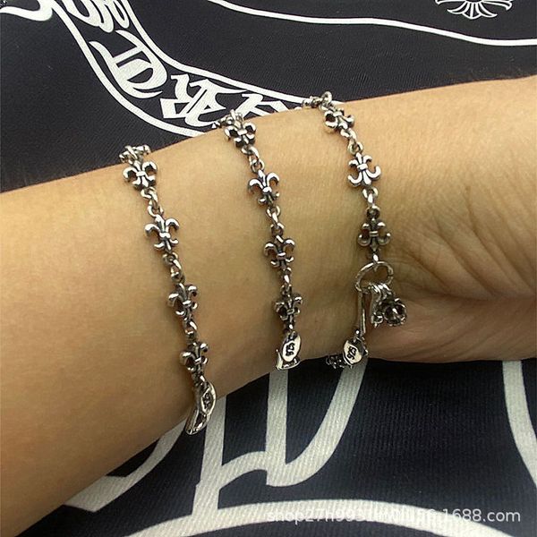luxury designer fashion s925 silver net red same style croquet men and women bracelet classic fine cross army flower, Red;brown
luxury designer fashion s925 silver net red same style croquet men and women bracelet classic fine cross army flower, Red;brown