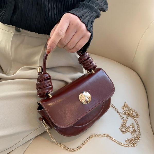 western style female bags 2021 spring/summer style trendy one-shoulder messenger fashion portable saddle bag
western style female bags 2021 spring/summer style trendy one-shoulder messenger fashion portable saddle bag