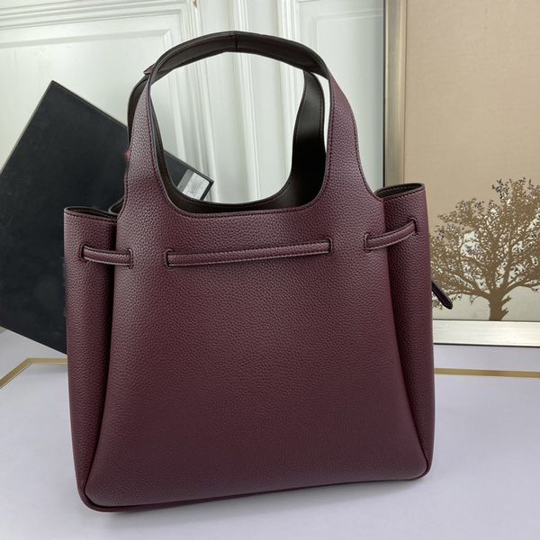 designer handbag elegant women totes fashion trend black shoulder bags high-quality cowhide handbags classic casual large-capacity business
designer handbag elegant women totes fashion trend black shoulder bags high-quality cowhide handbags classic casual large-capacity business