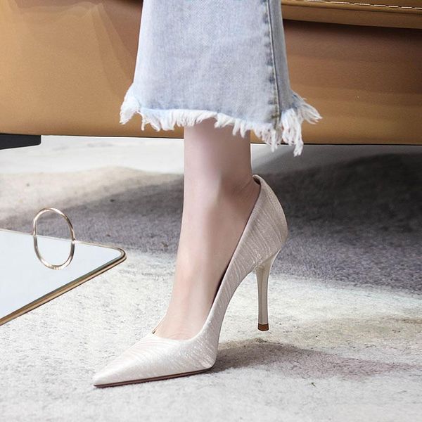 dress shoes 2021 autumn stiletto heel daily work female pointed banquet silk surface fashion shallow mouth single, Black
dress shoes 2021 autumn stiletto heel daily work female pointed banquet silk surface fashion shallow mouth single, Black