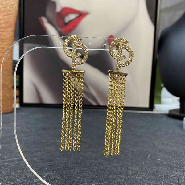 design jewelry summer new full diamond inlaid letter chain tassel earrings fashion versatile 925 silver needle 1272
design jewelry summer new full diamond inlaid letter chain tassel earrings fashion versatile 925 silver needle 1272