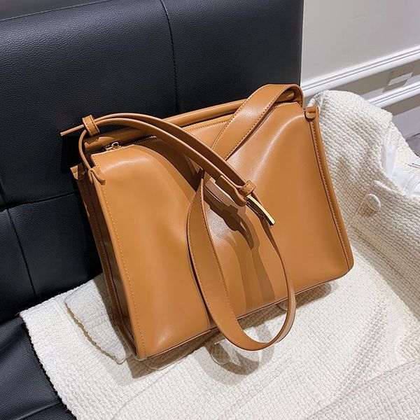 shoulder bags large-capacity bag 2021 female autumn/winter retro high-end fashion commuter underarm dual-use
shoulder bags large-capacity bag 2021 female autumn/winter retro high-end fashion commuter underarm dual-use