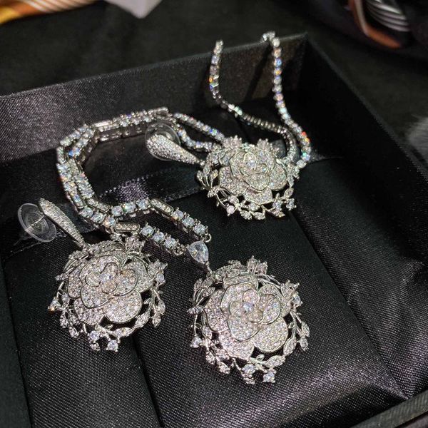 earrings & necklace exquisite rose flower jewelry sets inlay shiny zircon luxury 925 sterling silver necklaces unusual for women party gift
earrings & necklace exquisite rose flower jewelry sets inlay shiny zircon luxury 925 sterling silver necklaces unusual for women party gift