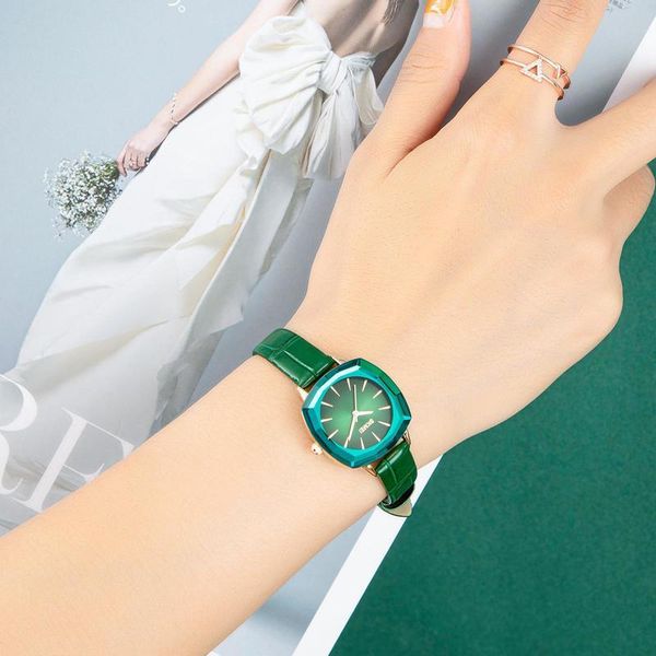 wristwatches skmei high-end ladies watch diamond glass leather strap waterproof simple design quartz movement 1795 women watches, Slivery;brown
wristwatches skmei high-end ladies watch diamond glass leather strap waterproof simple design quartz movement 1795 women watches, Slivery;brown