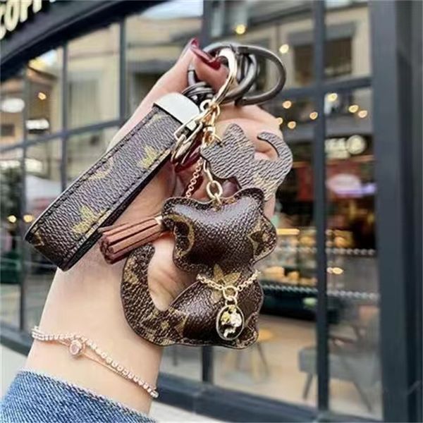 2021 keychain key chain buckle lovers car handmade leather keychains men women bags pendant accessories 19 color, Silver
2021 keychain key chain buckle lovers car handmade leather keychains men women bags pendant accessories 19 color, Silver