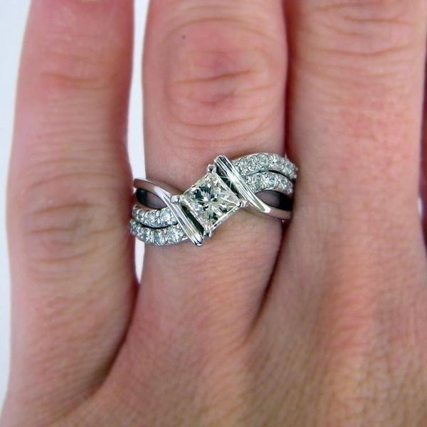 cluster rings grace exquisite women square zircon crystal ring cocktail party jewelry mobius valentine day gift engagement wedding, Golden;silver
cluster rings grace exquisite women square zircon crystal ring cocktail party jewelry mobius valentine day gift engagement wedding, Golden;silver