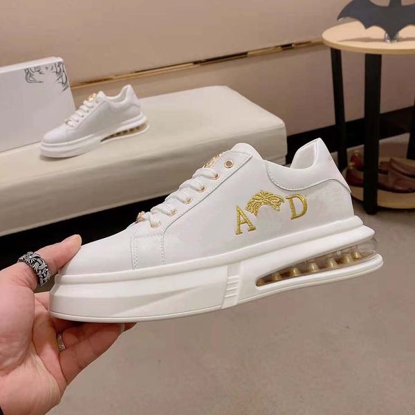 luxury designer men women casual shoes triple white black sneakers leather trainer nylon printed platform trainers shoes 001
luxury designer men women casual shoes triple white black sneakers leather trainer nylon printed platform trainers shoes 001