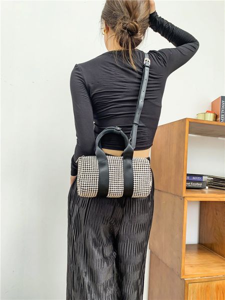 diamond-studded full bag small 2021 fashion diamond hand single shoulder rhinestone leather female pillow new messenger urwtj
diamond-studded full bag small 2021 fashion diamond hand single shoulder rhinestone leather female pillow new messenger urwtj