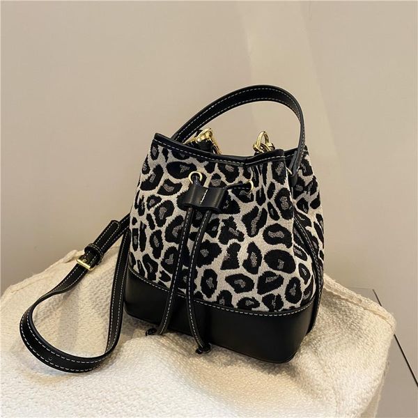 evening bags luxury handbag leopard shoulder bag canvas stitching pu leather women's designer bucket 2021 women crossbody
evening bags luxury handbag leopard shoulder bag canvas stitching pu leather women's designer bucket 2021 women crossbody
