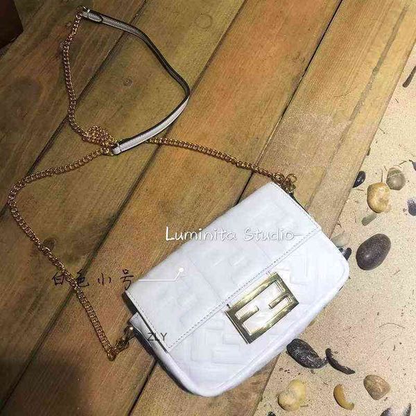 2021 new ff hand-held club bag versatile single shoulder slanting small square bag fashion flip modern women's hand zly bags
2021 new ff hand-held club bag versatile single shoulder slanting small square bag fashion flip modern women's hand zly bags