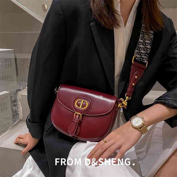 handbag wide shoulder strap simple saddle new fashion women's bag single shoulder messenger bag
handbag wide shoulder strap simple saddle new fashion women's bag single shoulder messenger bag